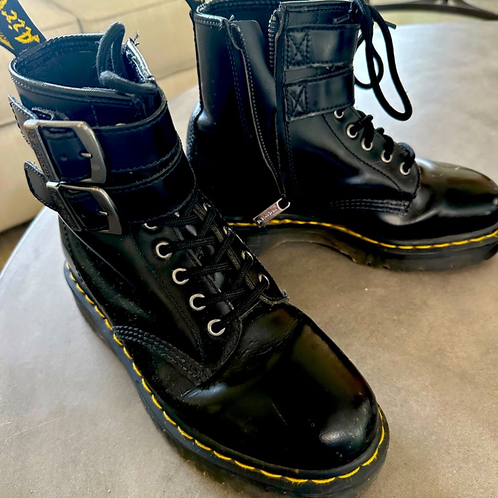 Women’s size 8 Dr. Martens